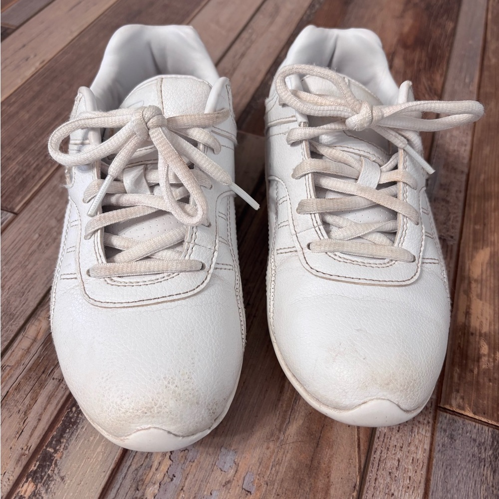 FILA White Leather Cheer Shoes - Picture 2 of 8